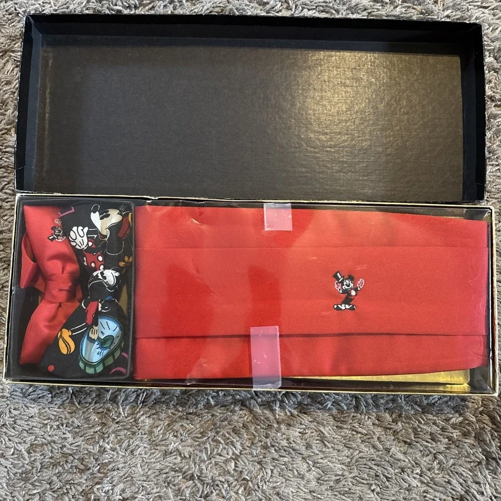 Vintage Disney‎ MickeyMouse Red Tuxedo cummerbund belt And Bow Tie